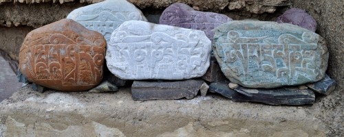 Загадочные древние камни в Сапе 